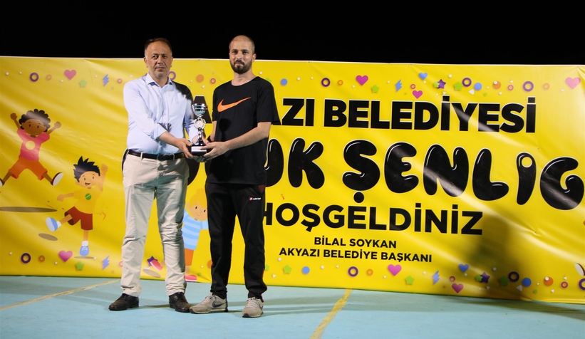 akyazi-cocuk-senliginde-cocuklar-doyasiya-eglenditlj4vezld1