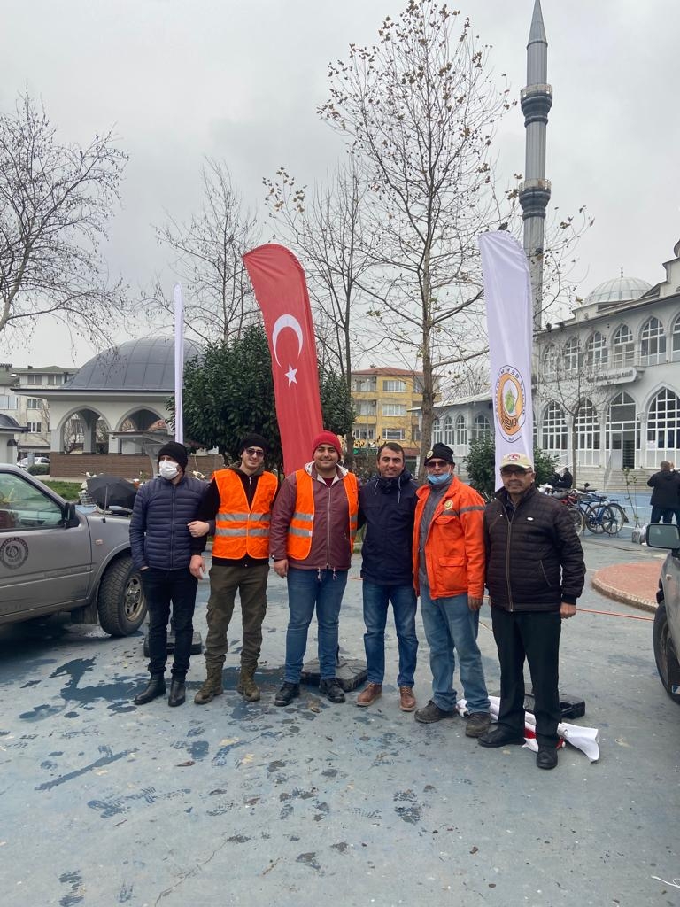 Akyazı'da 1200 fidan dağıtıldı