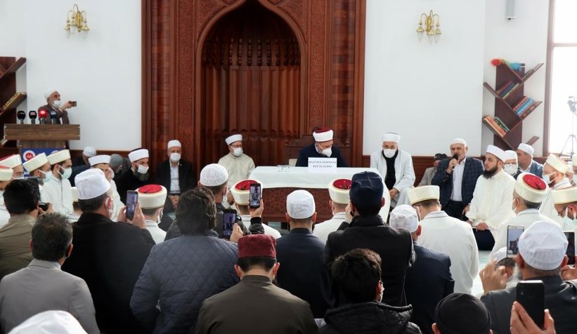 Akyazı'da 17 hafız için İcazet Programı düzenlendi