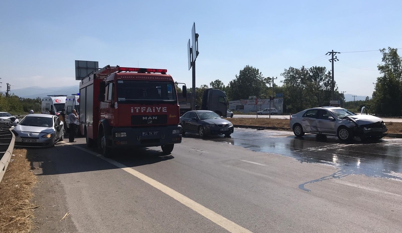 akyazi-da-3-ayri-kazada-9-kisi-yaralandivjvxykxom0