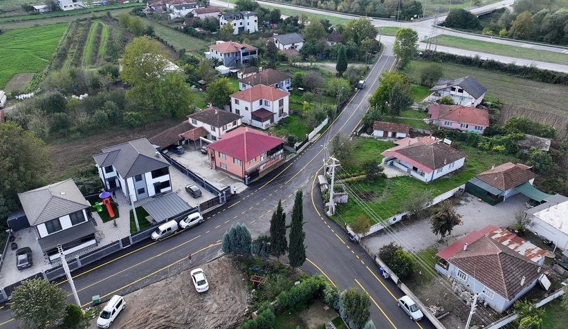 akyazi-da-3-mahallenin-yolu-yepyeni-bir-yuze-kavustuowflvgk5l3