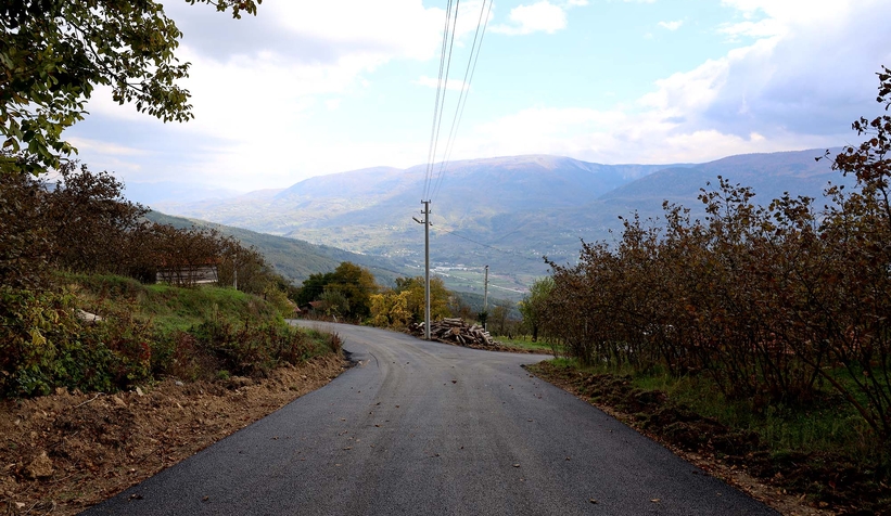 akyazi-da-3-mahallenin-yolu-yepyeni-bir-yuze-kavustuowflvgk5l3