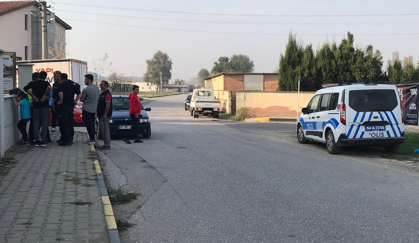 Akyazı'da 3 yaşındaki çocuk yaralandı