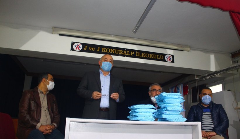 Akyazı'da 32 çocuk tablete kavuştu