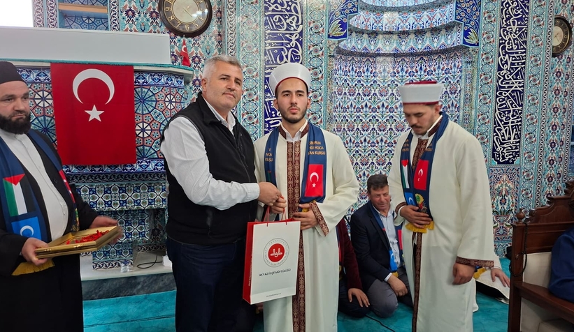 akyazi-da-33-genc-hafiz-icazet-belgelerini-aldiv2jjag9lk3