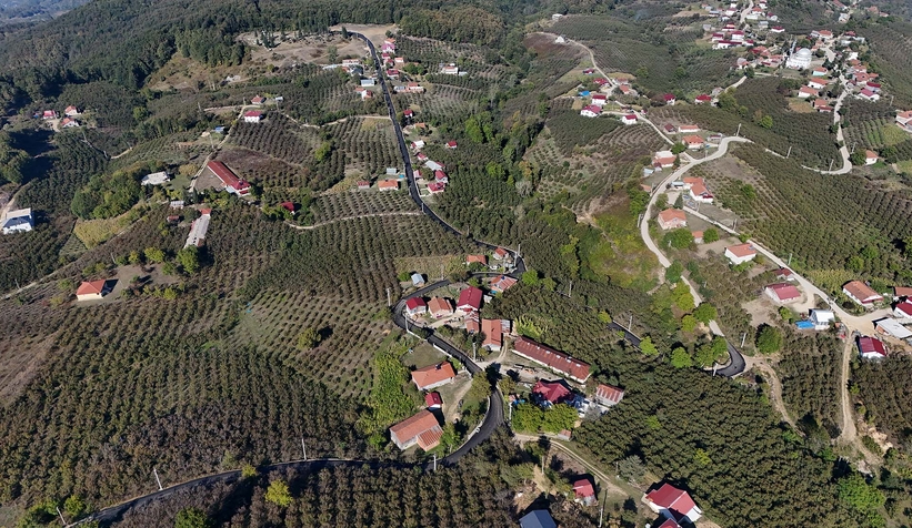 akyazi-da-4-mahallenin-yolu-buyuksehir-ile-asfalta-kavustumwjlu200b1