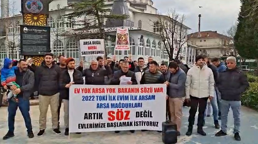 Akyazı'da 4 yıldır arsalarını alamayan hak sahipleri ses yükseltti