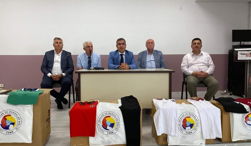 akyazi-da-600-ogrenciye-okul-kiyafeti-yardimioenevufunw