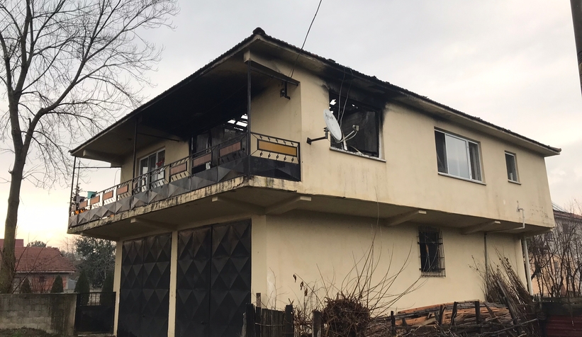 Akyazı'da alevlere teslim oldu