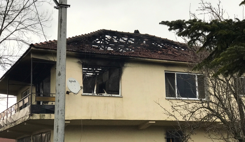 Akyazı'da alevlere teslim oldu