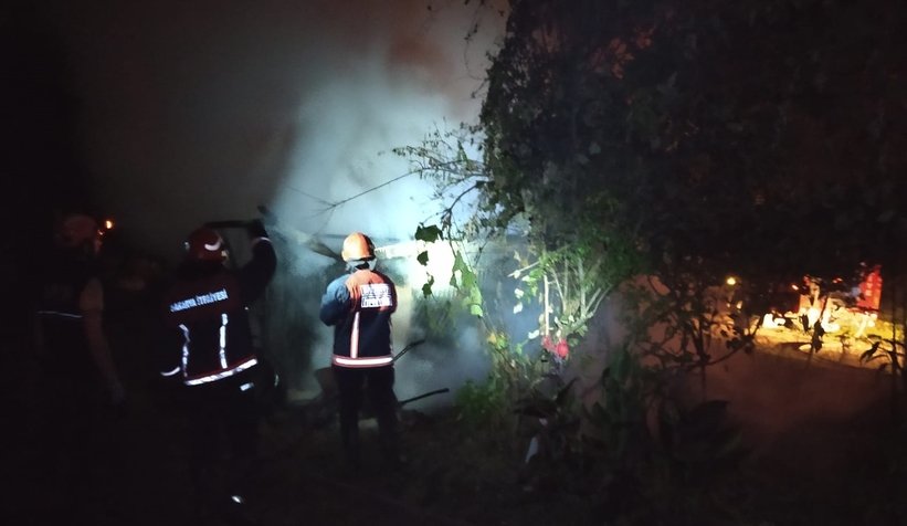 Akyazı'da alevli gece