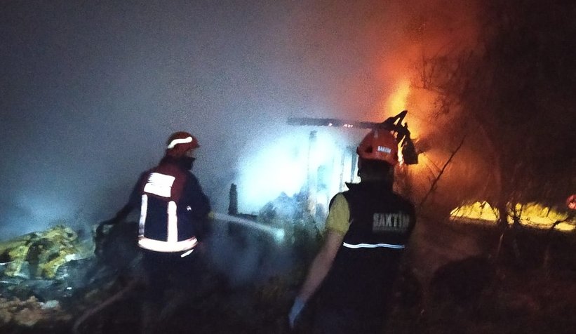 Akyazı'da alevli gece