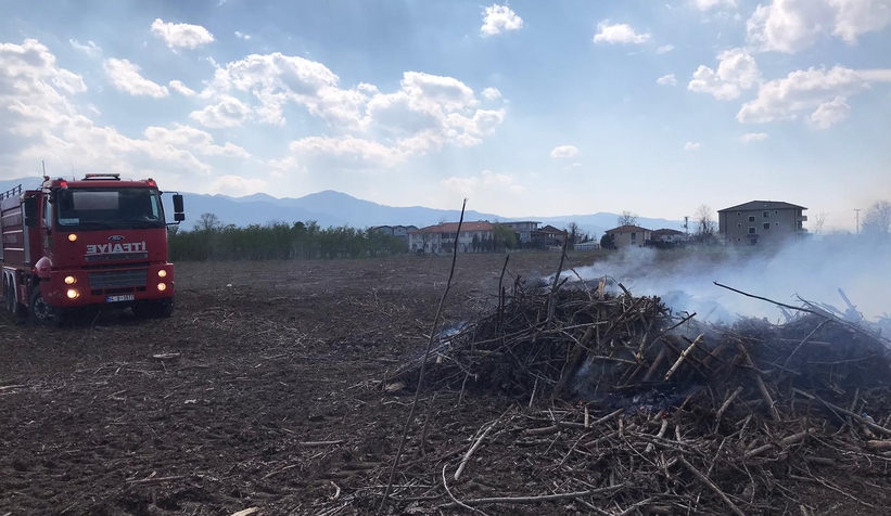 Akyazı'da anız yangını