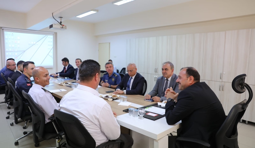 akyazi-da-asayis-ve-uyusturucuyla-mucadele-toplantisi-yapildik3g4dlhbbk