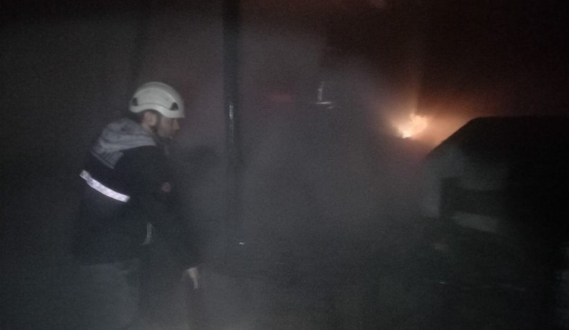 akyazi-da-atolye-yangini-25-bin-kasik-yandieu1knksyvm