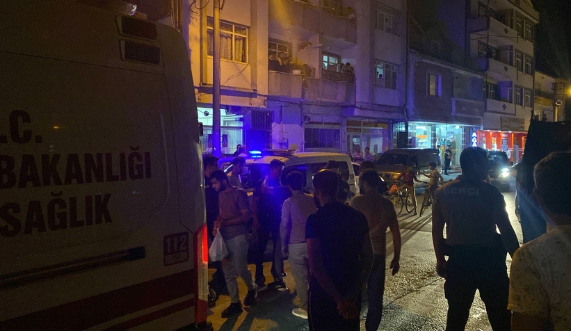 akyazi-da-bicakli-kavga-1-agir-yaralichrmaupzd1