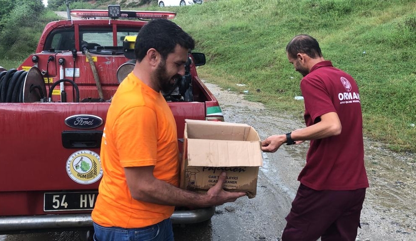 Akyazı'da bulunan yavru su samuru Milli Parklar'a teslim edildi