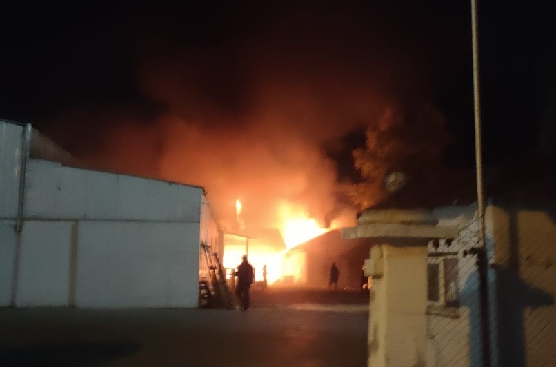 Akyazı'da büyük yangın