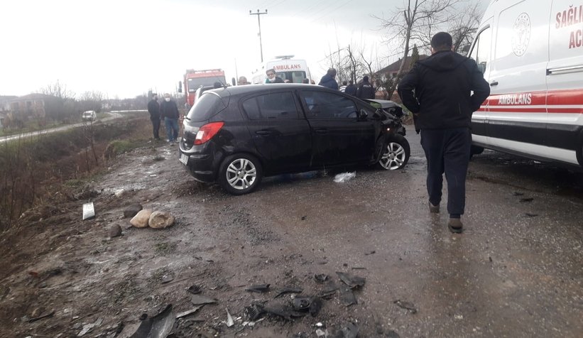 Akyazı'da can pazarı: 6 yaralı