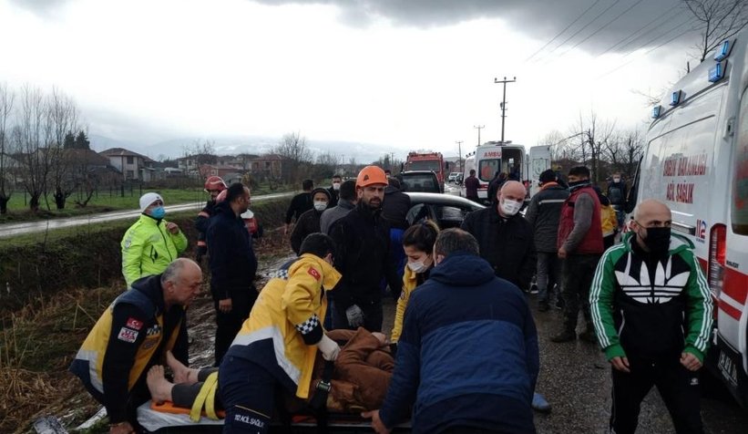 Akyazı'da can pazarı: 6 yaralı