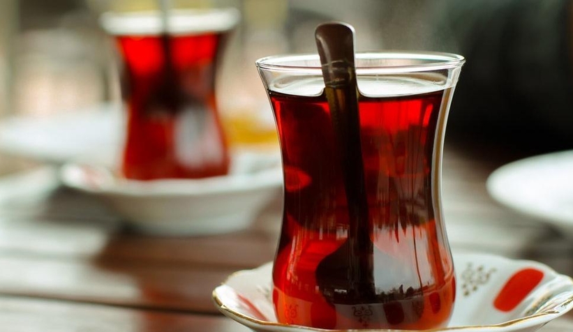 Akyazı'da çay 3 lira, Türk kahvesi 8 lira oldu