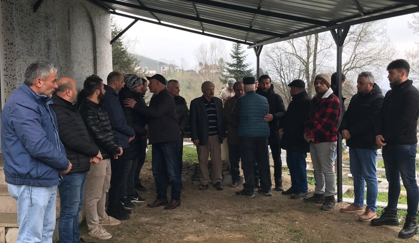 Akyazı'da cinayet kurbanı Bahattin Demir toprağa verildi