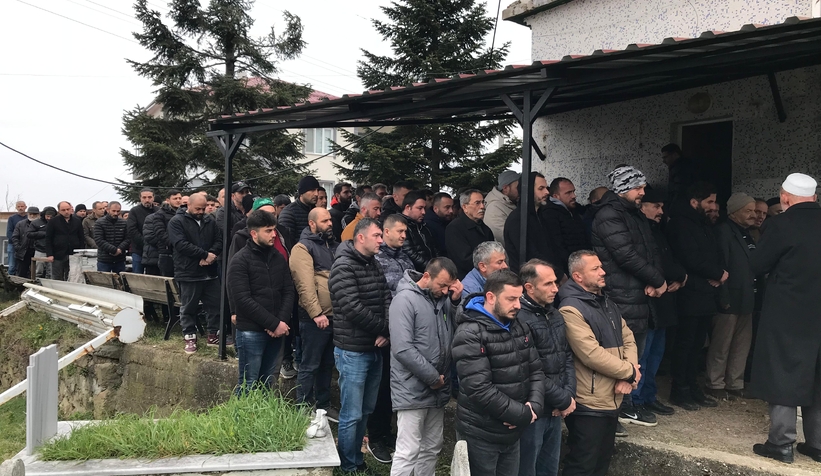 Akyazı'da cinayet kurbanı Bahattin Demir toprağa verildi