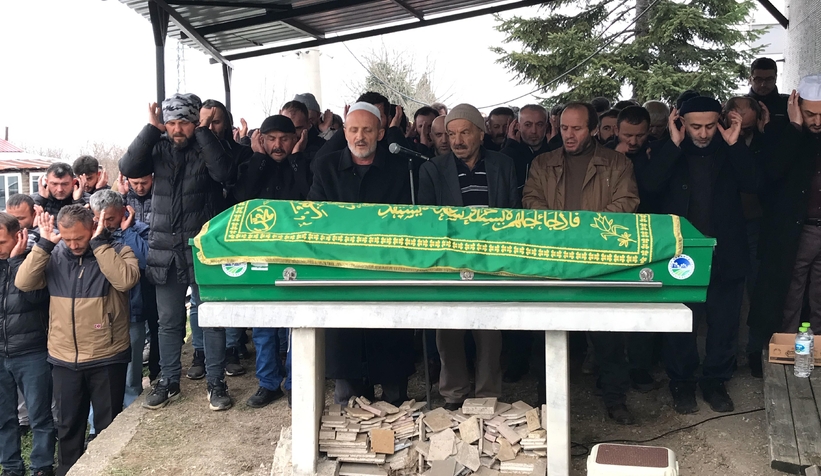 Akyazı'da cinayet kurbanı Bahattin Demir toprağa verildi