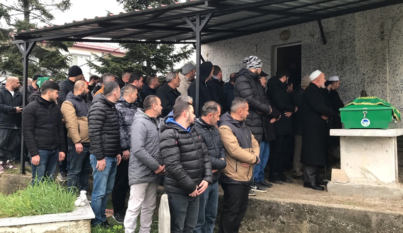 Akyazı'da cinayet kurbanı Bahattin Demir toprağa verildi