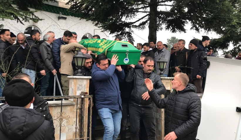 Akyazı'da cinayet kurbanı Bahattin Demir toprağa verildi