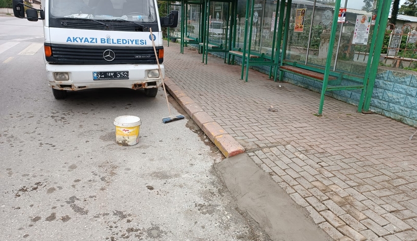 Akyazı'da engelli rampaları düzeltildi