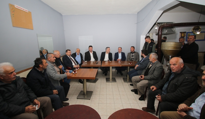 Akyazı'da esnaf ve vatandaşları ziyaret ettiler