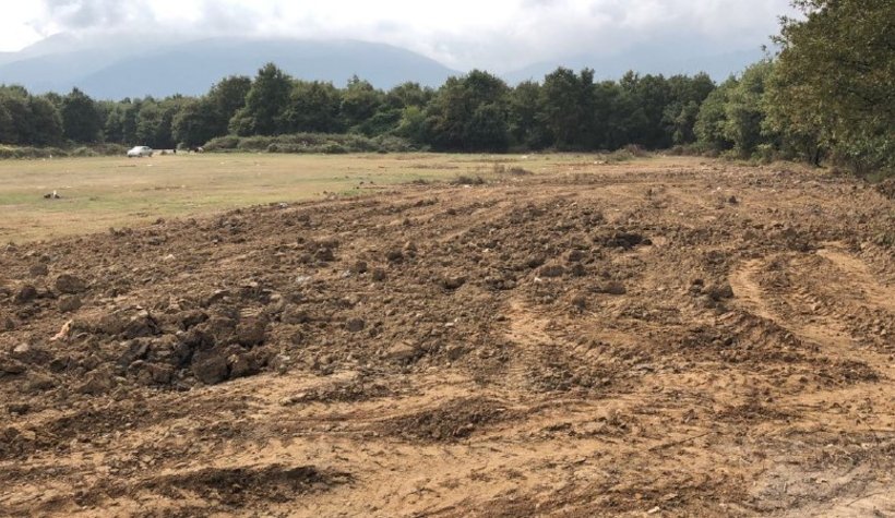 Akyazı'da esrarengiz kazı