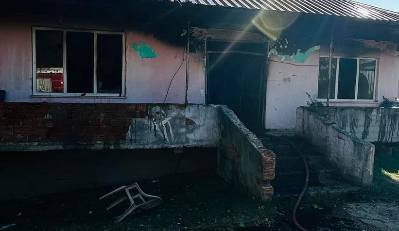 Akyazı'da ev alev alev yandı