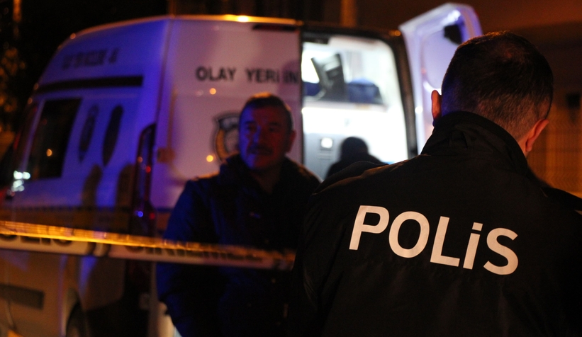 akyazi-da-ev-alevlere-teslim-olduywdeuxpmql