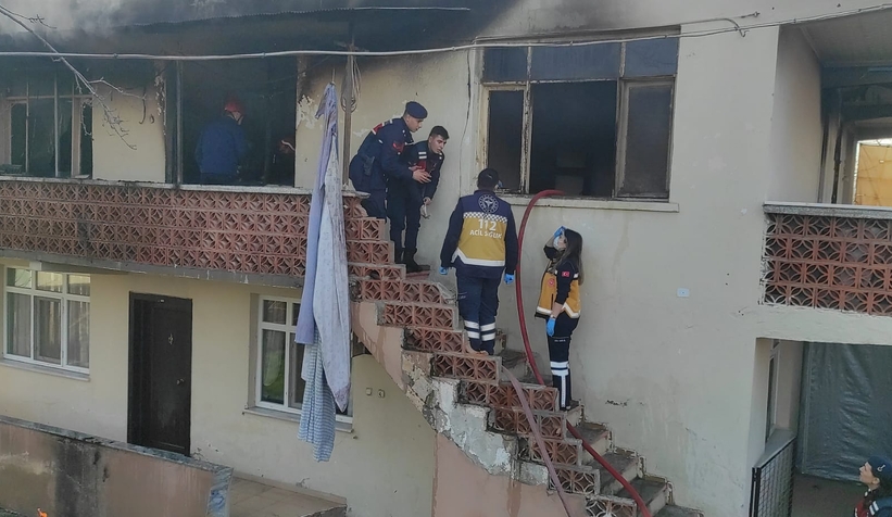 Akyazı'da bir evde çıkan yangında 72 yaşındaki yaşlı adam yaşamını yitirdi