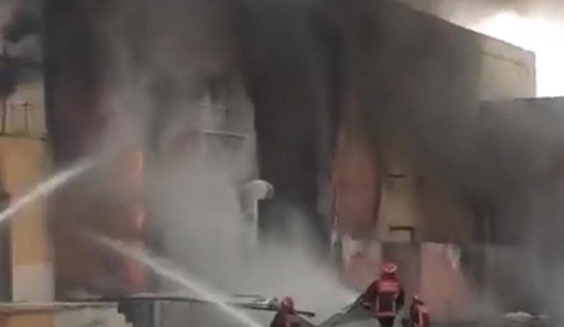 Akyazı da fabrikada büyük yangın yaralılar var