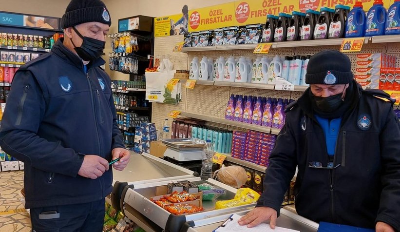 Akyazı'da fahiş fiyat ve etiket denetimi