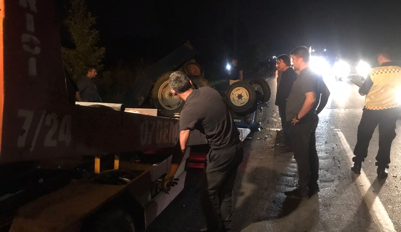 Akyazı'da feci kaza: 1'i ağır 2 yaralı