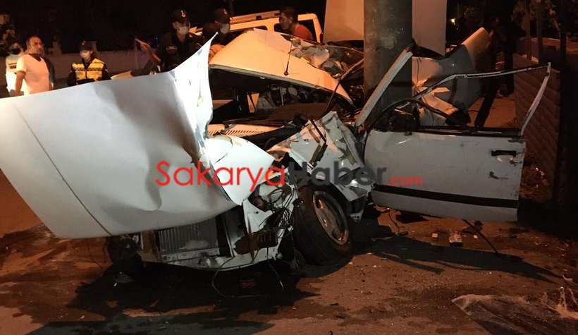 Akyazı'da feci kaza 1'i ağır 2 yaralı