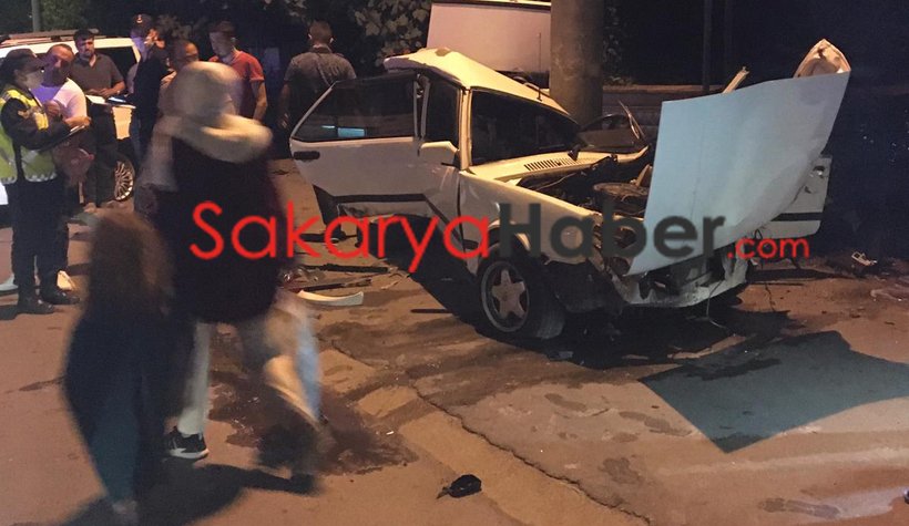 Akyazı'da feci kaza 1'i ağır 2 yaralı