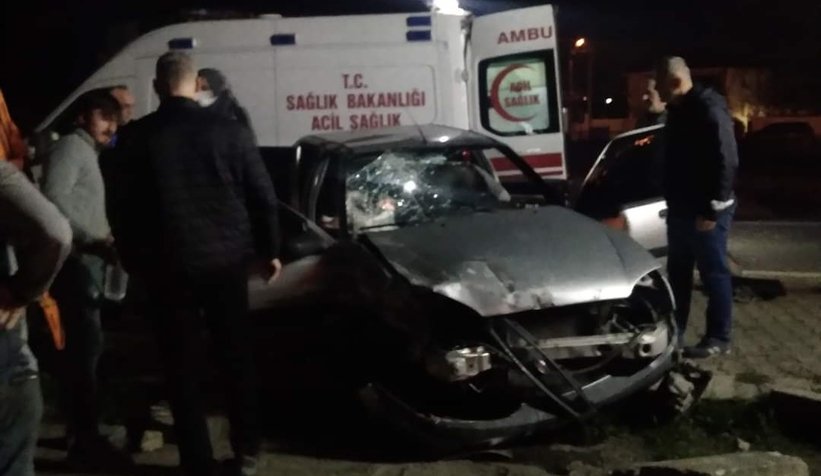 Akyazı'da feci kaza 5 yaralı