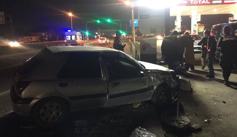 Akyazı'da feci kaza 5 yaralı