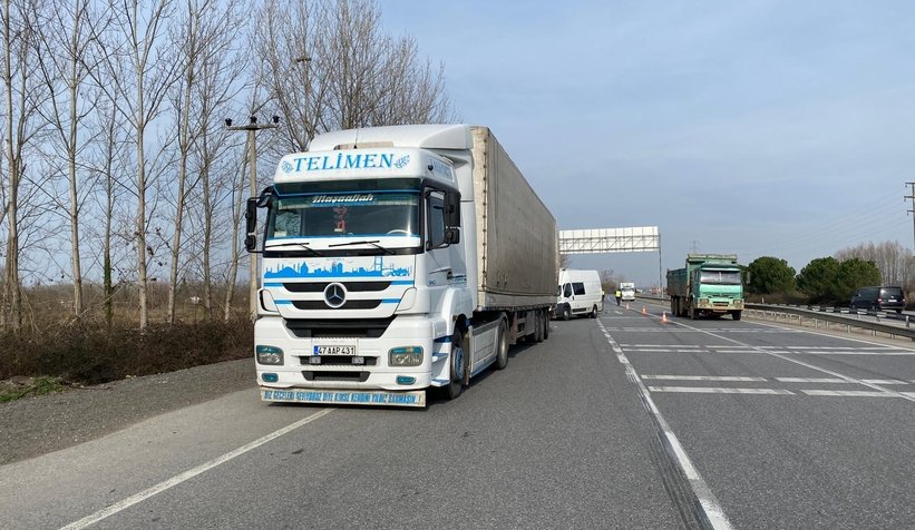 Akyazı'da feci kaza; bu araçtan yaralı kurtuldu