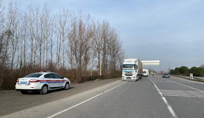 Akyazı'da feci kaza; bu araçtan yaralı kurtuldu