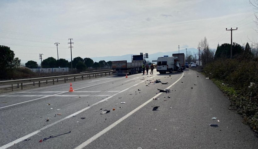 Akyazı'da feci kaza; bu araçtan yaralı kurtuldu