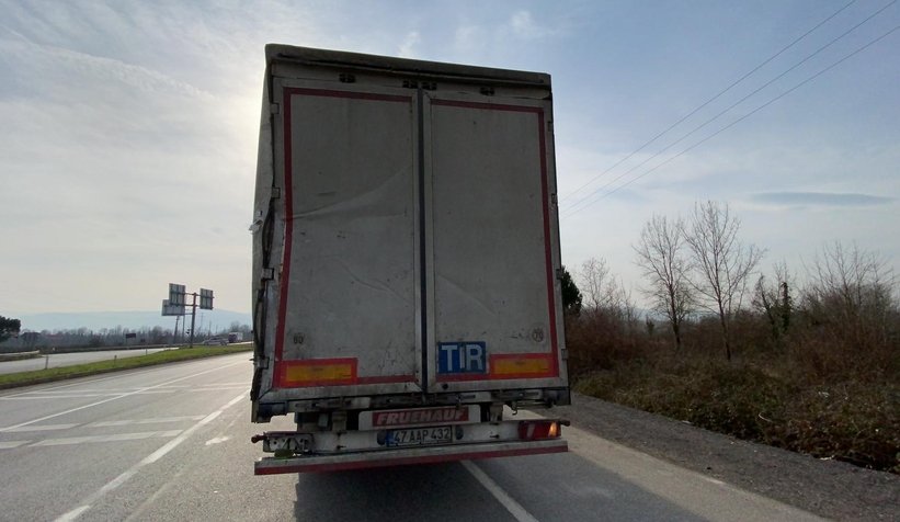 Akyazı'da feci kaza; bu araçtan yaralı kurtuldu