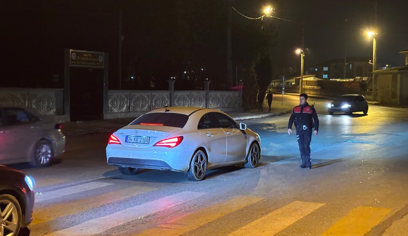 akyazi-da-gece-operasyonu-uyusturucu-ve-silahla-yakalandilarehevbdlvy2