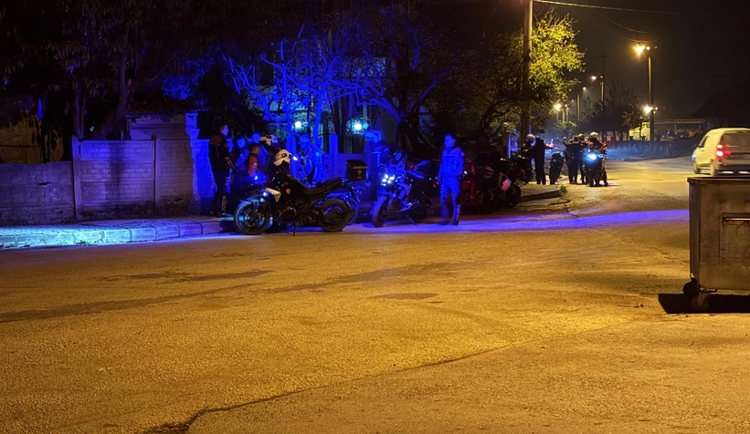 akyazi-da-gece-operasyonu-uyusturucu-ve-silahla-yakalandilarehevbdlvy2