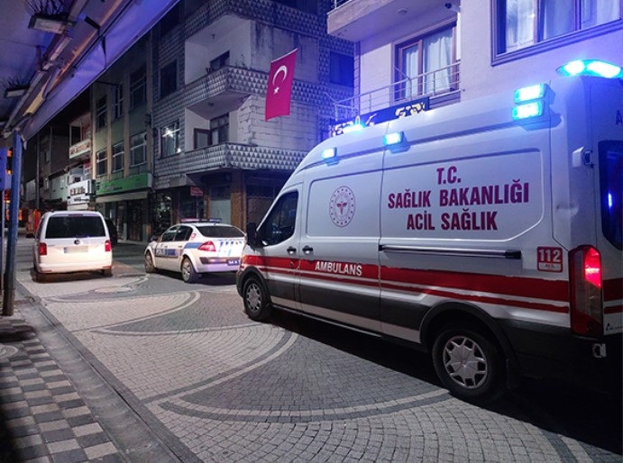 akyazi-da-gerilim-dolu-dakikalar-polis-ikna-edip-genci-kurtardir2hfqzuxcg